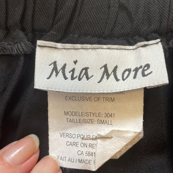 BLACK Designer Gauchos with Pockets - Picture 7 of 9